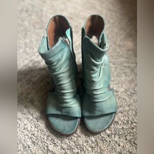 MJUS | fossil leather open toe wedgie boot | size 37